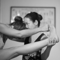 Ashtanga Style Mysore Cours d'ashtanga yoga avec la professeur Flora Trigo, au studio Yoga shala, à Rennes.